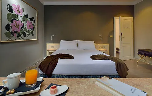 Color Metropolitan Family Hotel Villamarina Italy